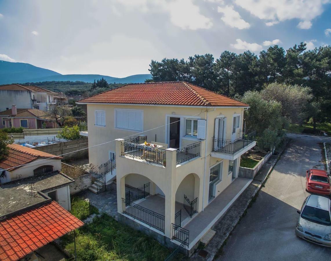 House Of Hats - Next To The Coast - Karavomylos Villa Exterior photo